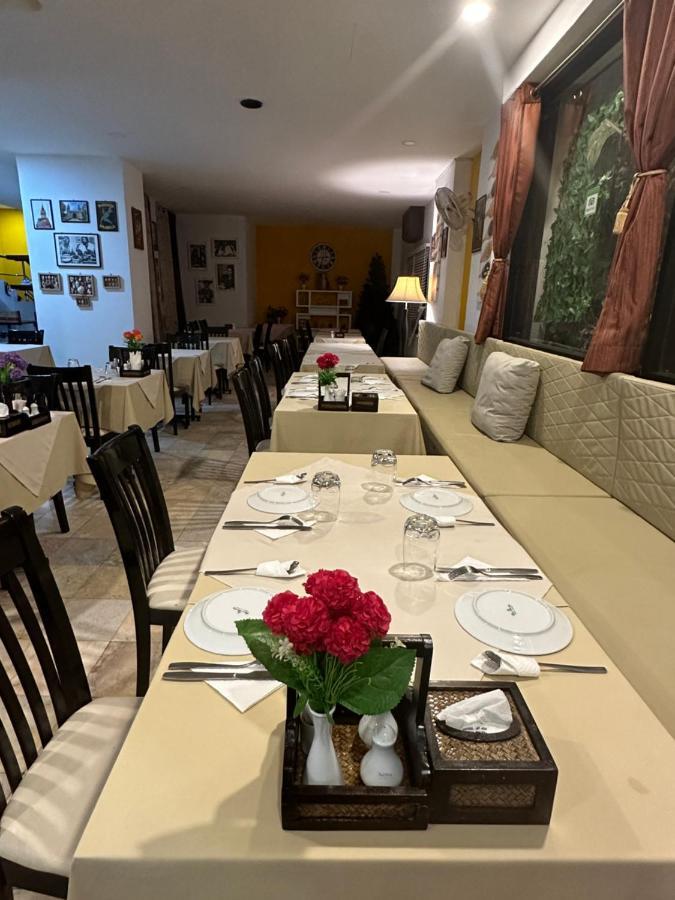 Istanbul Boutique Hotel Patong Esterno foto
