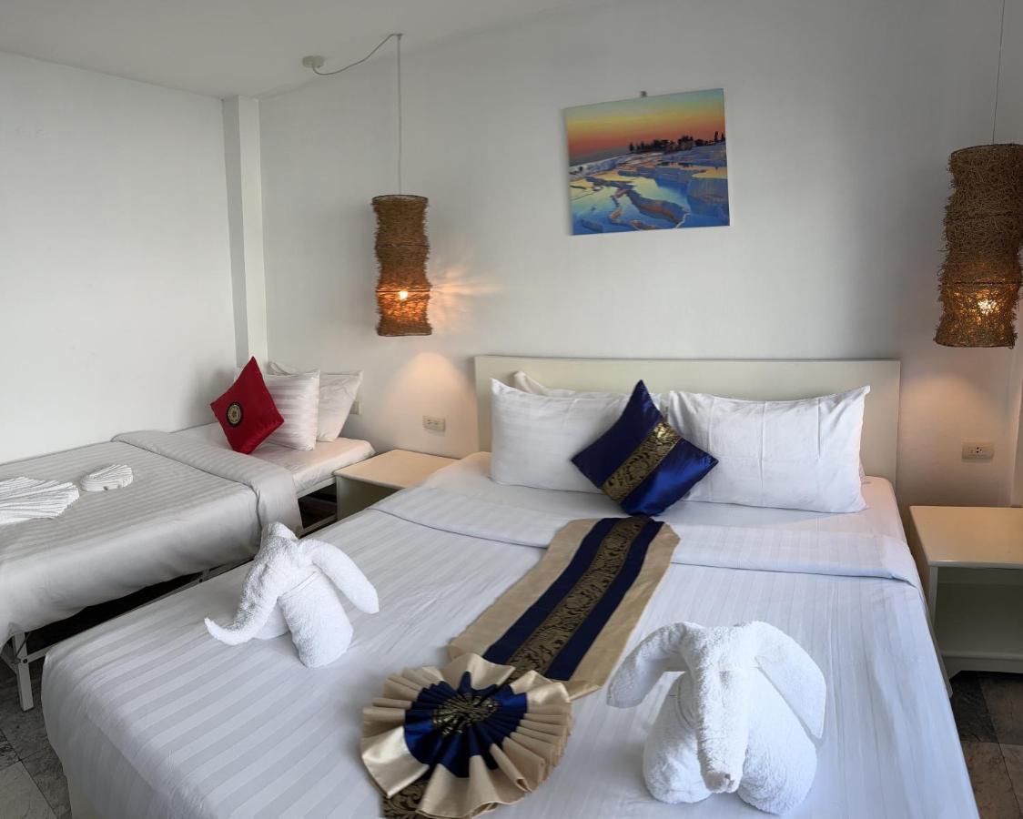 Istanbul Boutique Hotel Patong Esterno foto