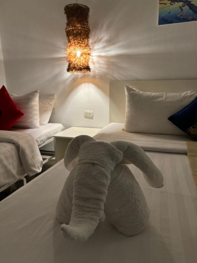 Istanbul Boutique Hotel Patong Esterno foto