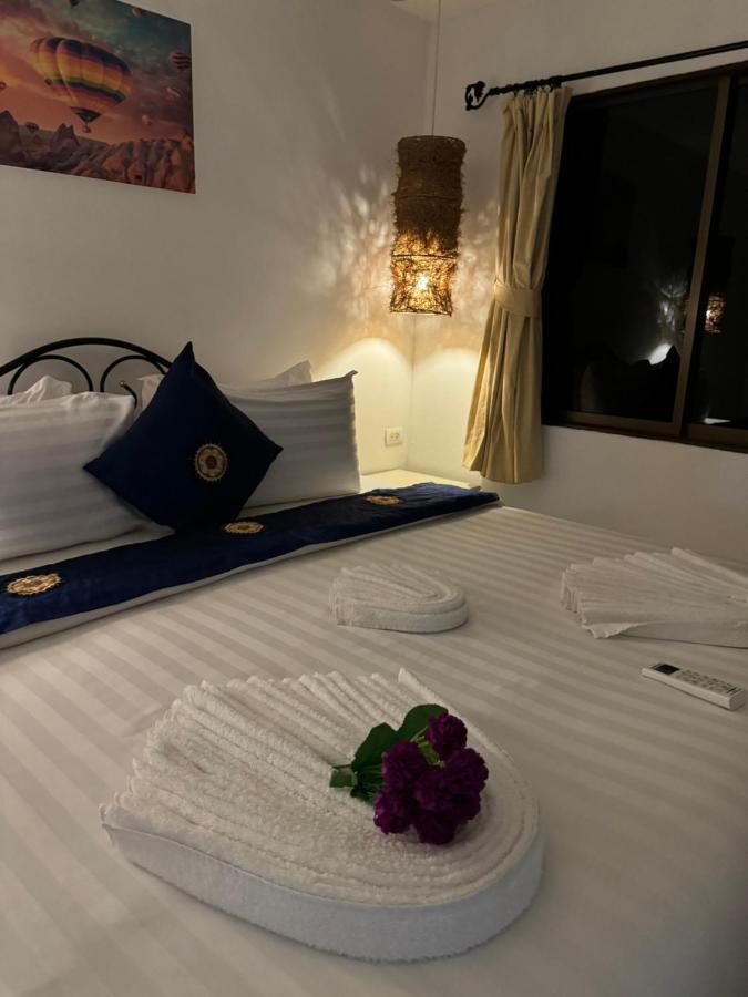 Istanbul Boutique Hotel Patong Esterno foto