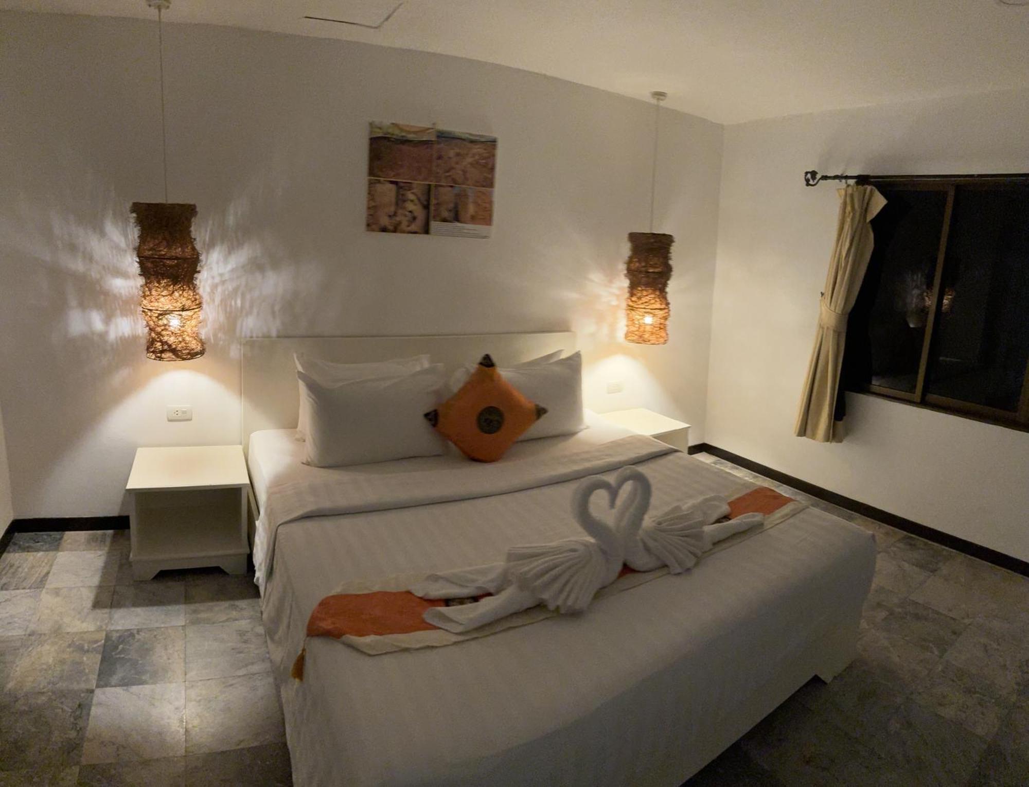 Istanbul Boutique Hotel Patong Esterno foto